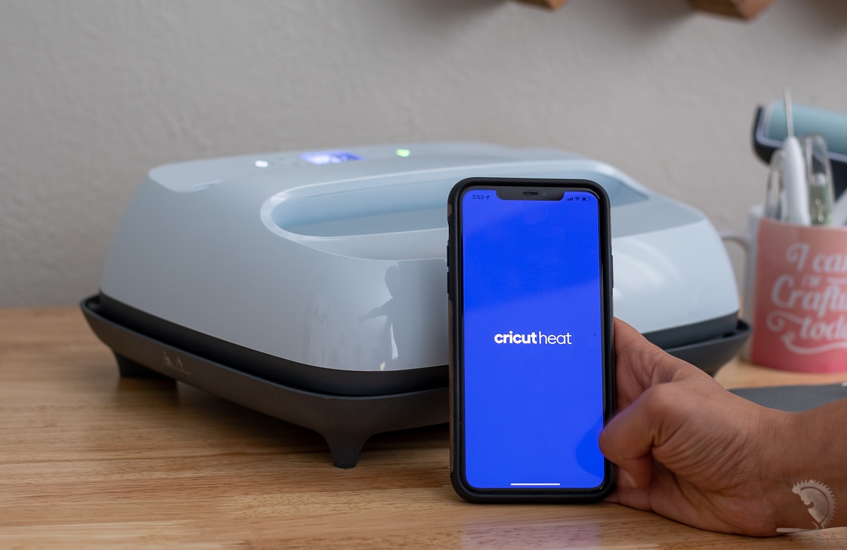 The Cricut Heat App to control the EasyPress 3 