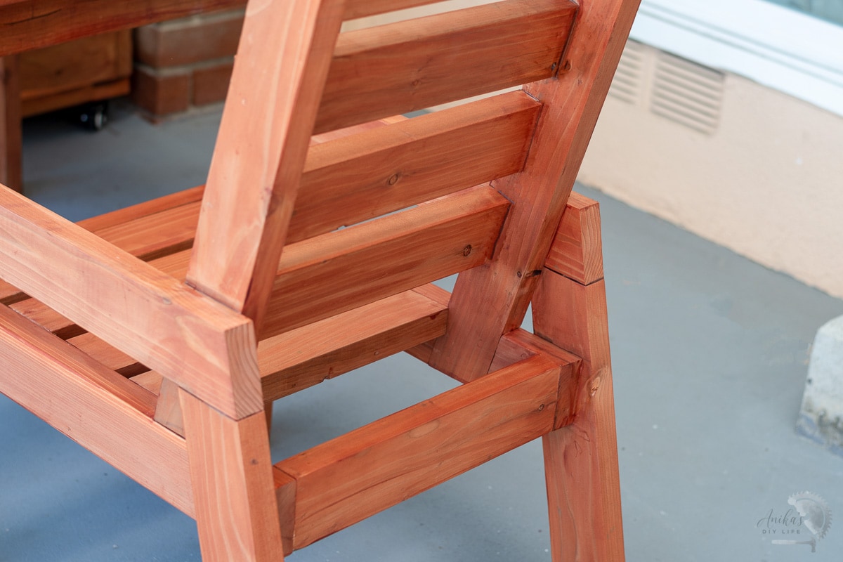 Back of the chair chowing concealed joinery