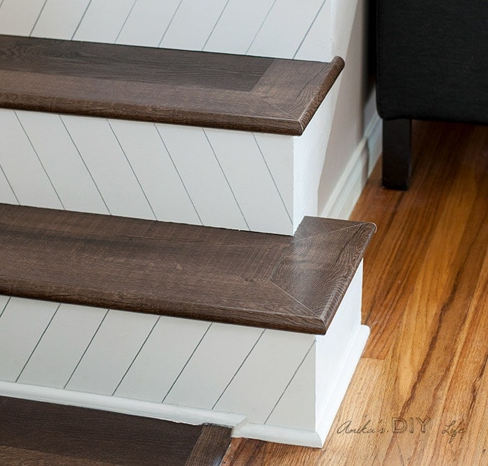 A super easy and quick way to makeover your staircase