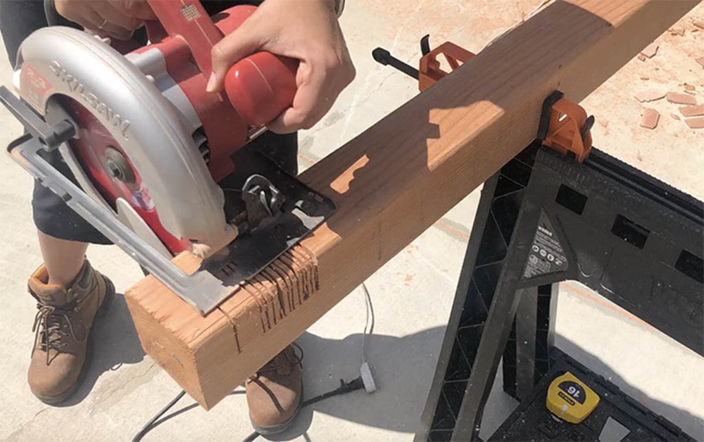 How to make half lap cuts to build the hammock stand base