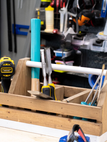 Want to build a wooden DIY tool box? With these beginner-friendly plans, tools, and supplies, you can build your first toolbox in under an hour!