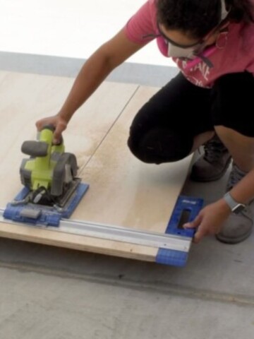 You don't need a workbench or large workshop! Learn how to use a circular saw without a table and make good-quality cuts easily.