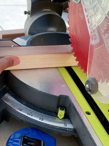 A simple but detailed guide to different types of power saws and their uses in woodworking - their pros and cons and which saw to buy.